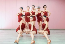 体操舞蹈视频,展现青春风采